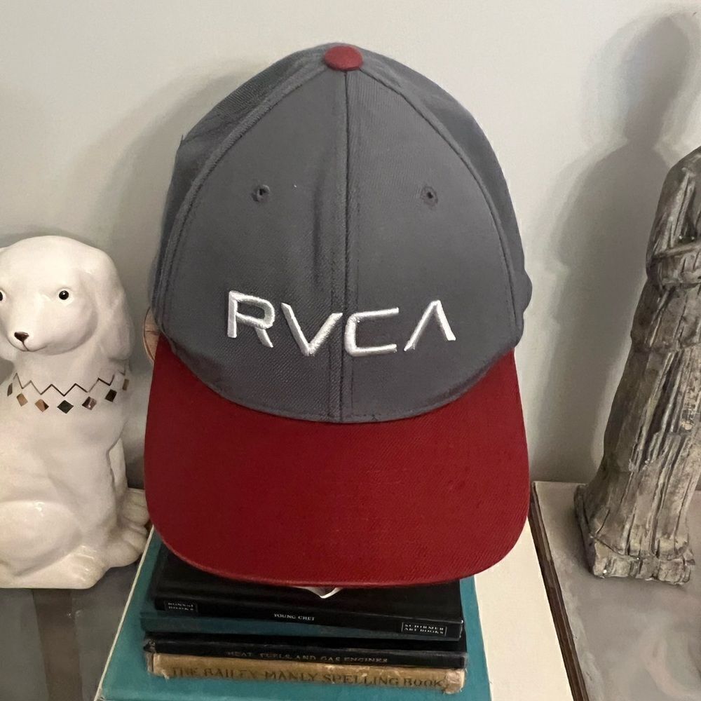 RVCA Two Tone Snapback Baseball Cap Hat mid fit.